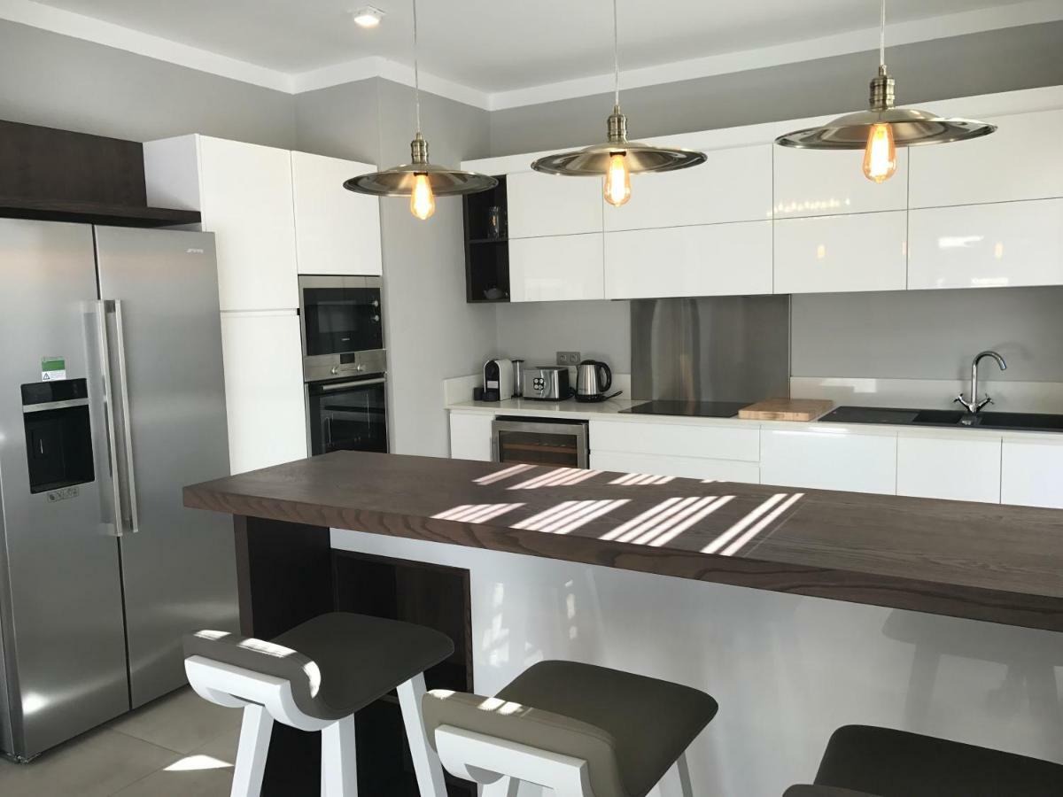 Luxury Villas At Royal Park 바라클라바 외부 사진